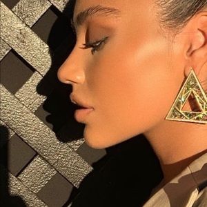 Meet your Posher, Nyla